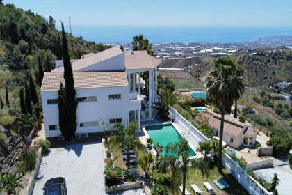 Cluster house for sale in Algarrobo, Málaga. 
