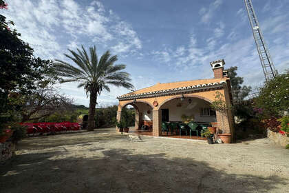 Ranch for sale in Pizarra, Málaga. 