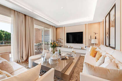 Apartment for sale in Puerto Banús, Marbella, Málaga. 