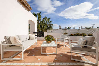 Apartment for sale in Puerto Banús, Marbella, Málaga. 