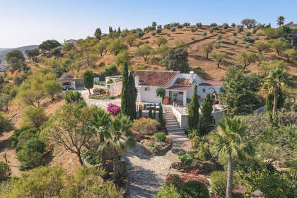 Cluster house for sale in Guaro, Málaga. 