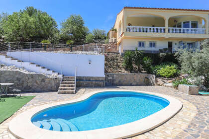Cluster house for sale in Monda, Málaga. 