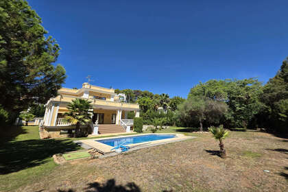 Cluster house for sale in Las Chapas, Málaga. 