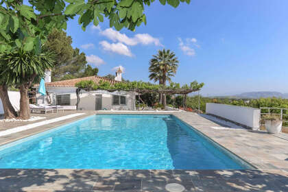 Cluster house for sale in Coín, Málaga. 