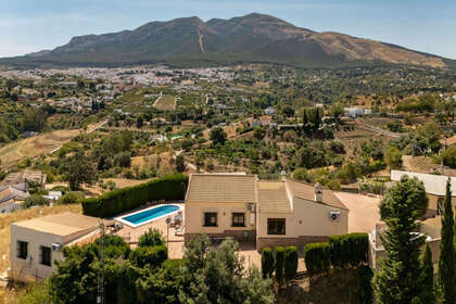 Cluster house for sale in Alhaurín el Grande, Málaga. 