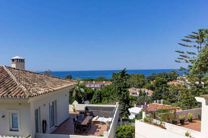 Penthouse for sale in Puerto de Cabopino, Marbella, Málaga. 