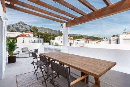 House for sale in Puerto Banús, Marbella, Málaga. 