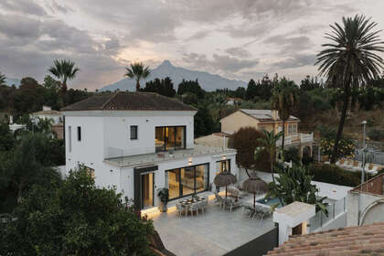 联排别墅 出售 进入 Puerto Banús, Málaga. 