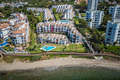Apartment for sale in Calahonda, Mijas, Málaga. 