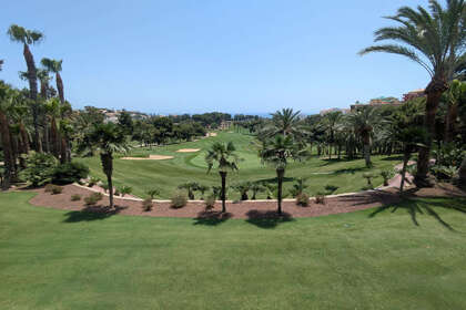 Apartment for sale in Torrequebrada, Benalmádena, Málaga. 