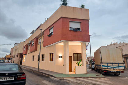 Apartamento venda em Pilar de la Horadada, Alicante. 