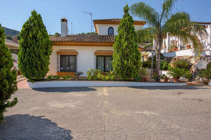 联排别墅 出售 进入 Alhaurín de la Torre, Málaga. 