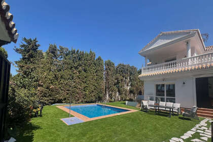 Reihenhaus zu verkaufen in Puerto de Cabopino, Marbella, Málaga. 