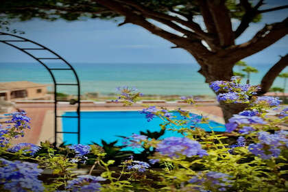 Apartment for sale in Calahonda, Mijas, Málaga. 