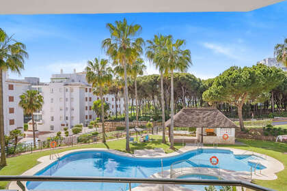 Apartment for sale in Calahonda, Mijas, Málaga. 