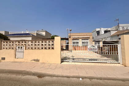 Grund til salg i San Miguel de Salinas, Alicante. 