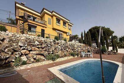 联排别墅 出售 进入 Alhaurín de la Torre, Málaga. 