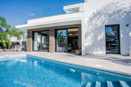 Domy na prodej v San Fulgencio, Alicante. 