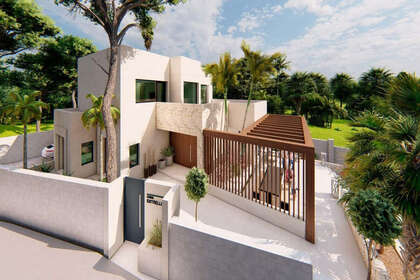 Cluster house for sale in Las Chapas, Málaga. 