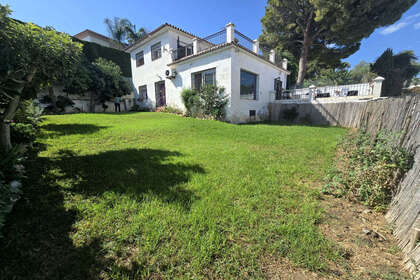 Таунхаус Продажа в Torremolinos, Málaga. 