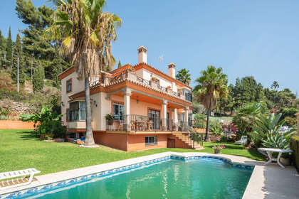 Chalet Adosado venta en Marbella, Málaga. 