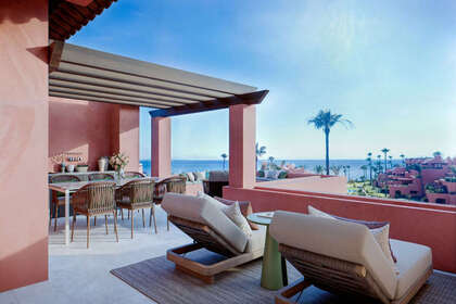 Penthouse for sale in Puerto Banús, Marbella, Málaga. 