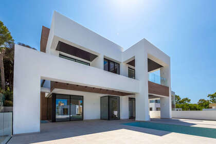 Cluster house for sale in Puerto Banús, Marbella, Málaga. 