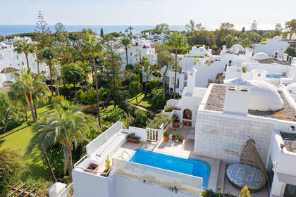 Apartment for sale in Puerto Banús, Marbella, Málaga. 