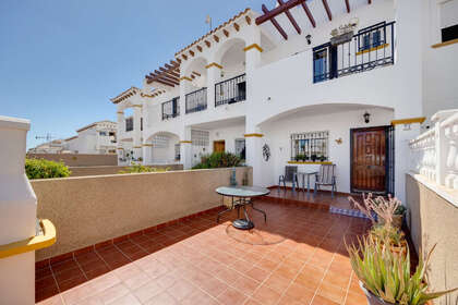 Huse til salg i Punta Prima, Alicante. 