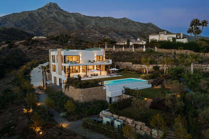 Cluster house for sale in Puerto Banús, Marbella, Málaga. 