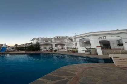 联排别墅 出售 进入 Torrequebrada, Benalmádena, Málaga. 