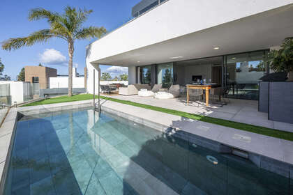 Appartementen verkoop in Puerto de Cabopino, Marbella, Málaga. 