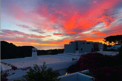 House for sale in Puerto de Cabopino, Marbella, Málaga. 