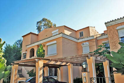 Apartment for sale in Puerto Banús, Marbella, Málaga. 