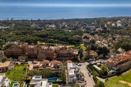 House for sale in Puerto de Cabopino, Marbella, Málaga. 