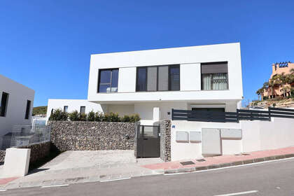 House for sale in Riviera Del Sol, Marbella, Málaga. 