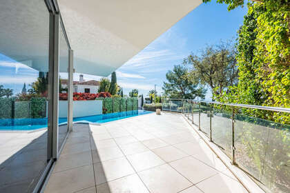 House for sale in Puerto Banús, Marbella, Málaga. 