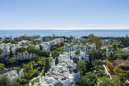 Apartment for sale in Puerto Banús, Marbella, Málaga. 