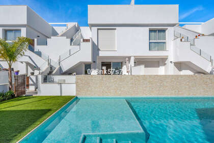 Апартаменты Продажа в Pilar de la Horadada, Alicante. 