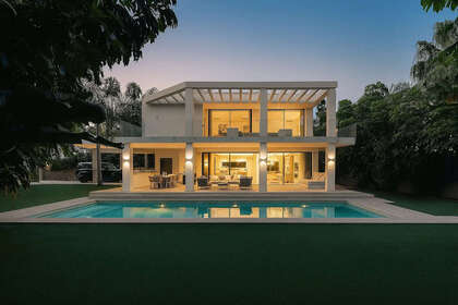 Таунхаус Продажа в Málaga. 