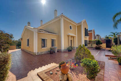 Таунхаус Продажа в Guadalmina, Málaga. 