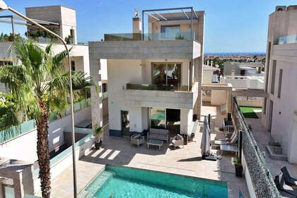 Таунхаус Продажа в Villamartín, Alicante. 