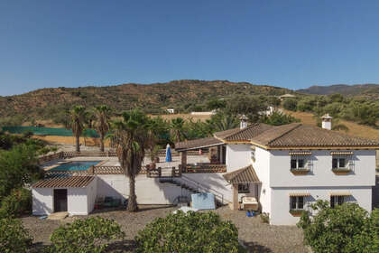 Cluster house for sale in Guaro, Málaga. 
