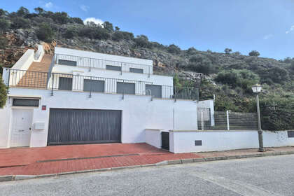 Cluster house for sale in Coín, Málaga. 