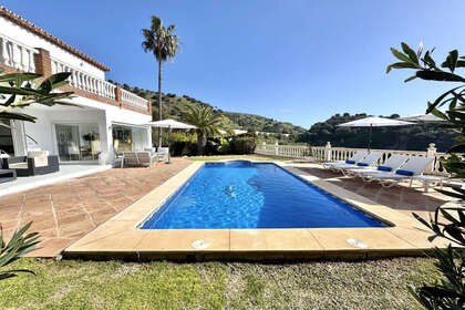 Cluster house for sale in Calahonda, Mijas, Málaga. 