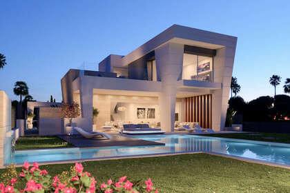 Casa Cluster venda em Puerto Banús, Marbella, Málaga. 