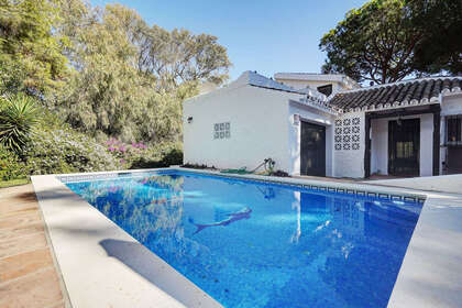 Cluster house for sale in Calahonda, Mijas, Málaga. 