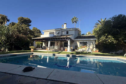 Cluster house for sale in Calahonda, Mijas, Málaga. 