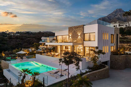 Casa Cluster venda em Puerto Banús, Marbella, Málaga. 