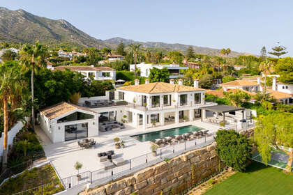 Casa Cluster venda em Puerto Banús, Marbella, Málaga. 